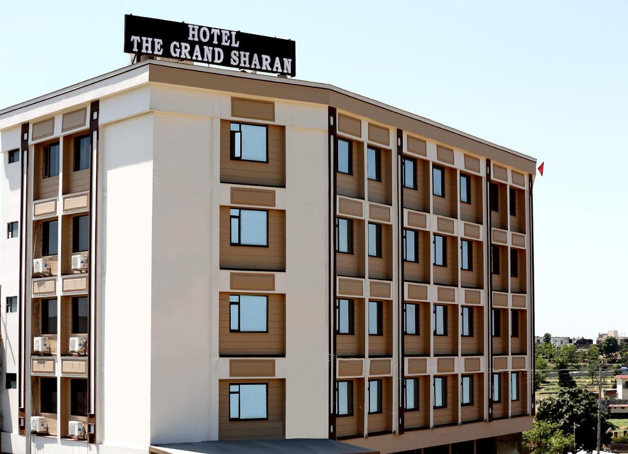 Hotel Grand Sharan Katra  Exteriör bild